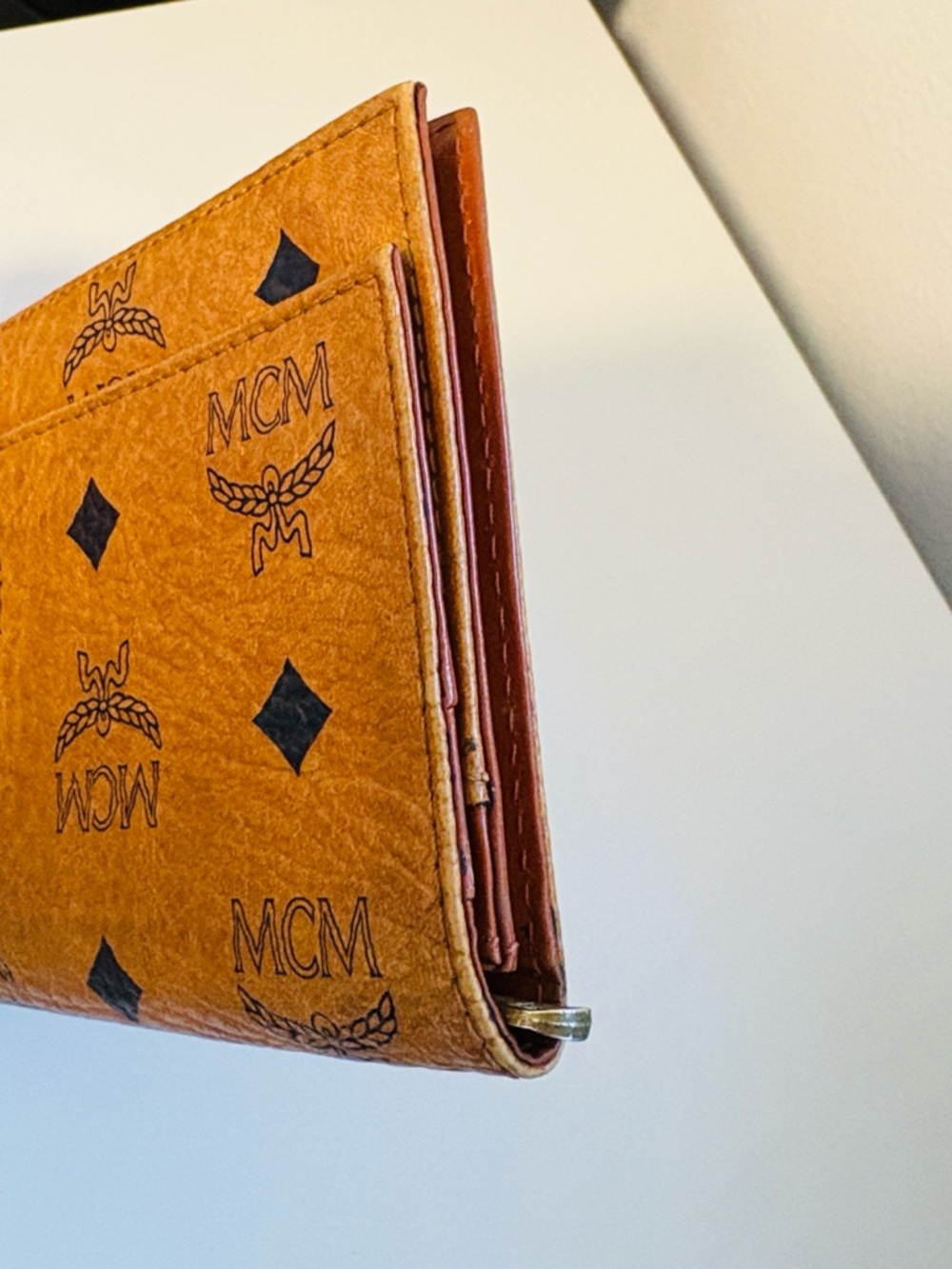 [MCM] Signature Logo Bi-Fold Long Continental Snap Button Wallet in Cognac Brown - Picture 7 of 16